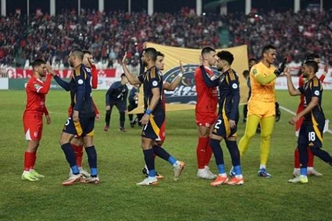 عبد الفتاح وأكرم توفيق.. ثنائي الأهلي يلدغ من مزيان مرتين أمام بلوزداد (فيديو)